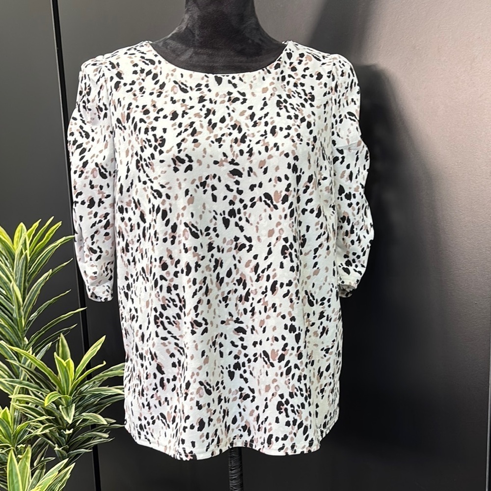 Melloday Ruched Mid sleeve, round neck,gold, zipper back patterned top